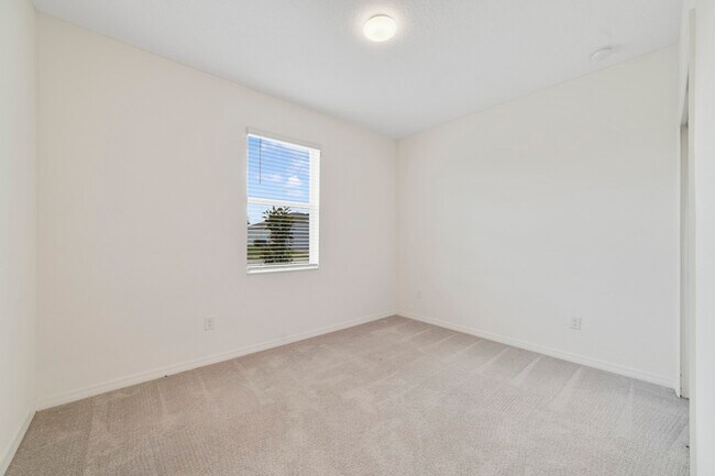 Photo - 662 Fairview Ave