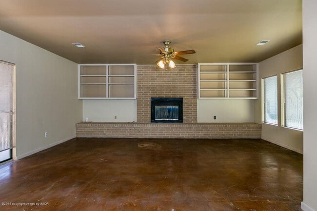 Photo - 118 N Goliad St