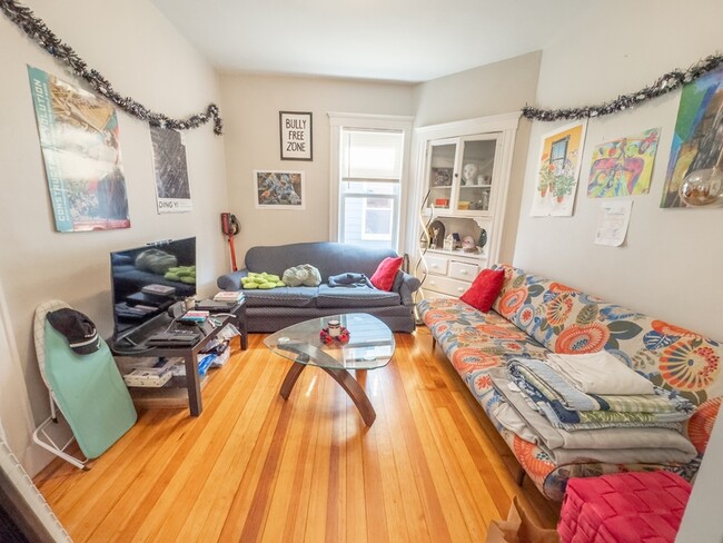 Photo - 70 Line St Unit 2