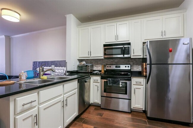 Photo - 910 W 25th St Unidad 208