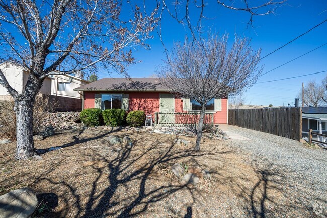 Building Photo - Charming 2-Bedroom Cottage in Prescott – L... Rental