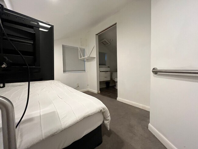 Photo - 1001 SE 2nd Ct