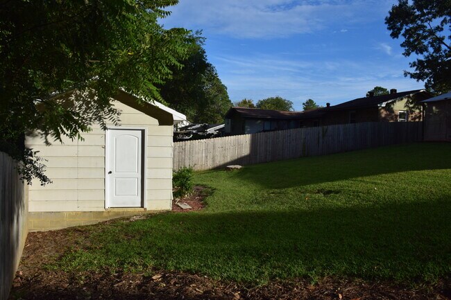 Photo - 1435 Marlborough Rd