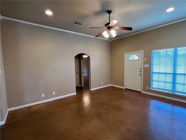 Photo - 208 Garden Dr