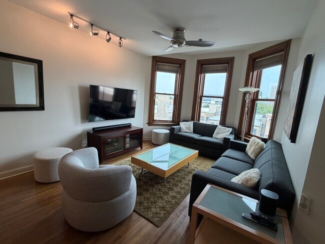 Photo - 550 W Surf St Unit 512