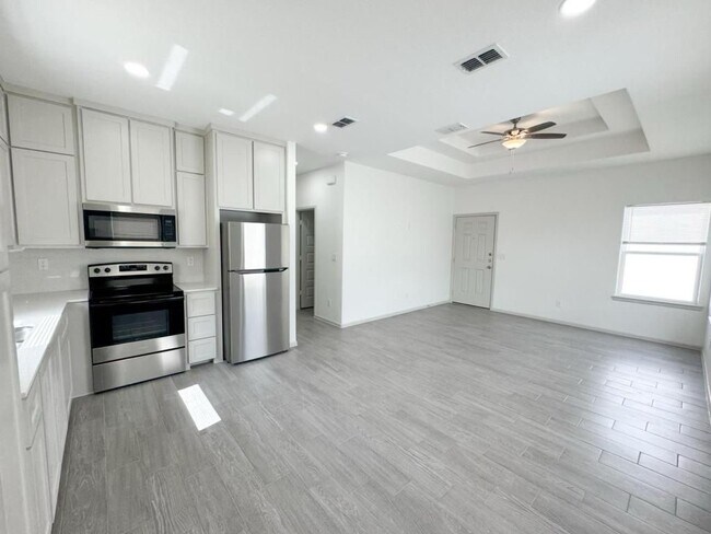 Photo - 740 N Alamo Rd Unit 1