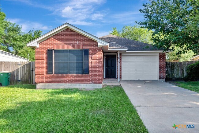 Photo - 515 Versailles St Casa