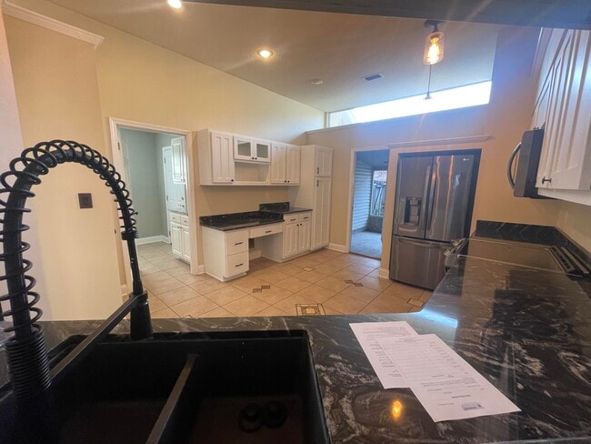 Photo - 858 Van Dyke Dr