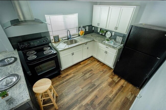 Photo - 411 Harris Ave