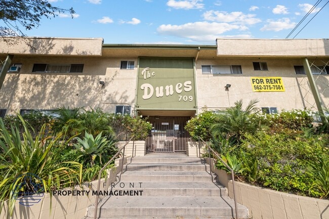 Building Photo - 709 N. Inglewood Ave.