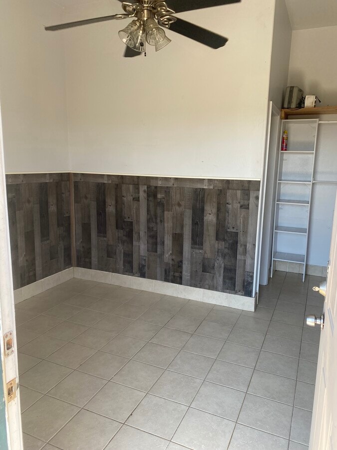 Photo - 7223 Neiman Rd Unidad Cabin Room