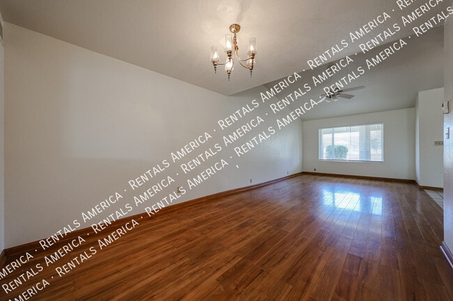 Photo - 710 W Alamo Dr