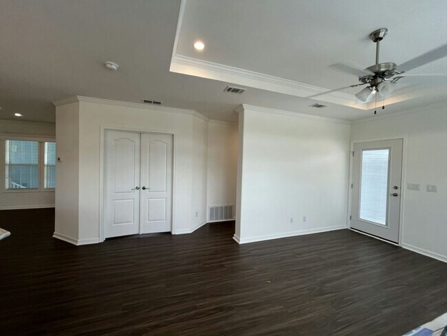 Photo - 978 Avanti Way Blvd