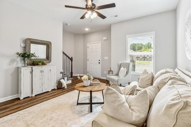 Photo - 1115 Hillwood Dr