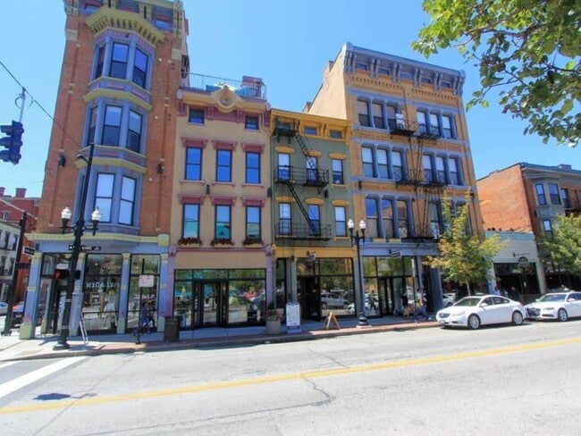 Building Photo - 1207 Vine St Unit J