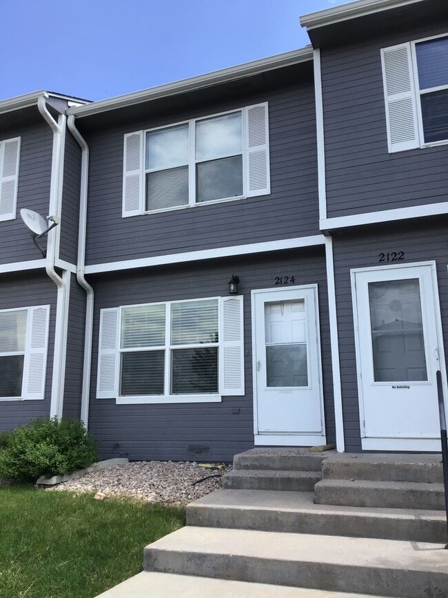 Building Photo - Beautiful 2bd 1.5 bath town home for rent ...