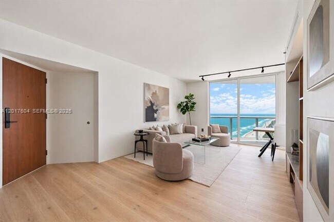 Building Photo - 6365 Collins Ave Unit 6365 Collins Ave appt 3904