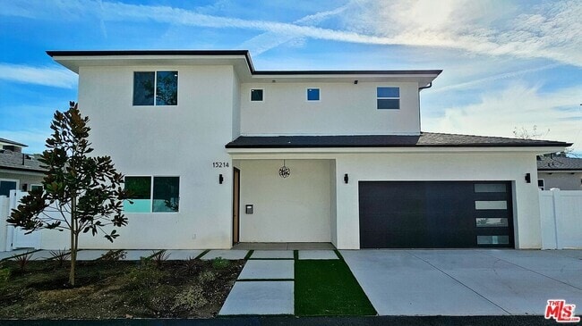 Building Photo - 15214 W Holyland Dr Rental