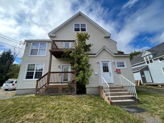 Building Photo - 152 Wesley St Unit 3