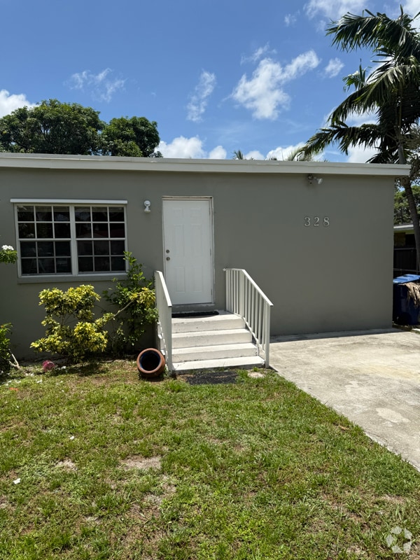 Building Photo - 328 S Biscayne River Dr Rental