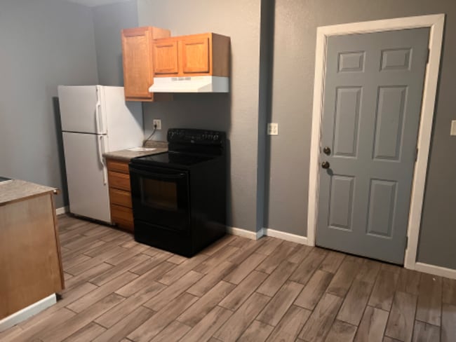 Photo - 307 W 3rd St