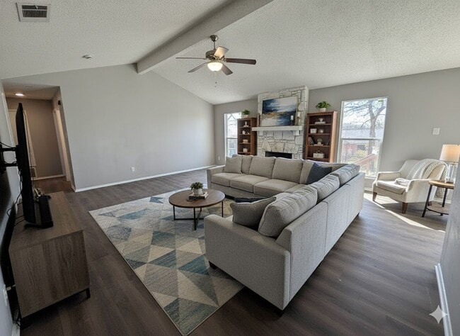 Building Photo - 8301 View Ridge Dr