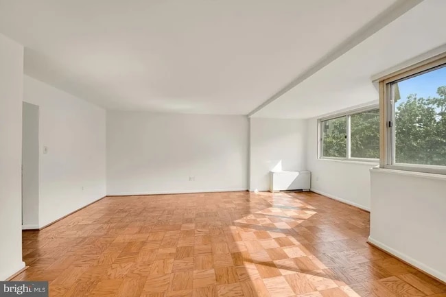 Photo - 922 24th St NW Unit 617