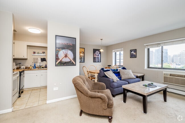 Building Photo - 607 W Wrightwood Ave Unit 814 Rental