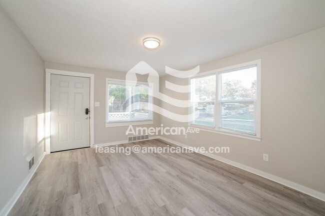 Photo - 908 E Maywood Ave
