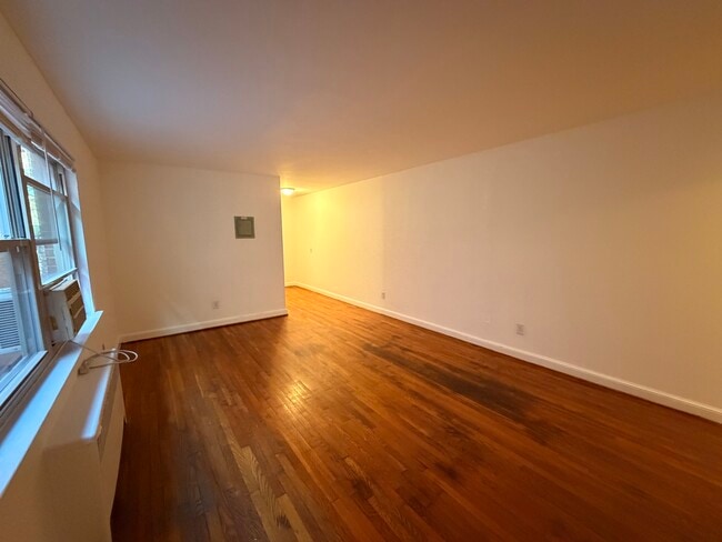Living room from entrance hallway to belroom - 1711 T St NW