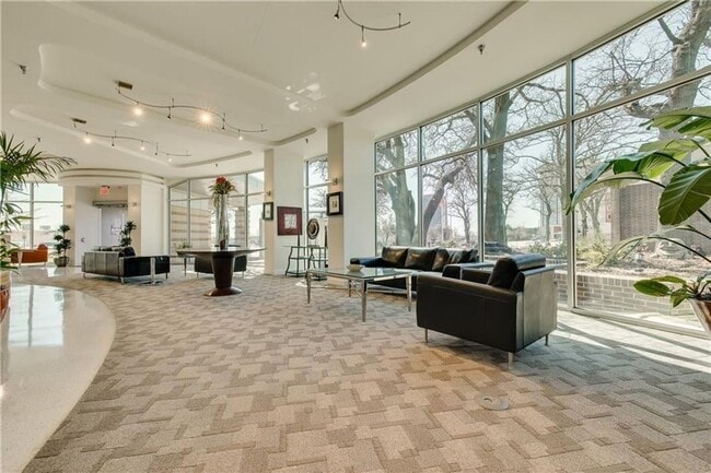 Photo - 5900 Mosteller Dr