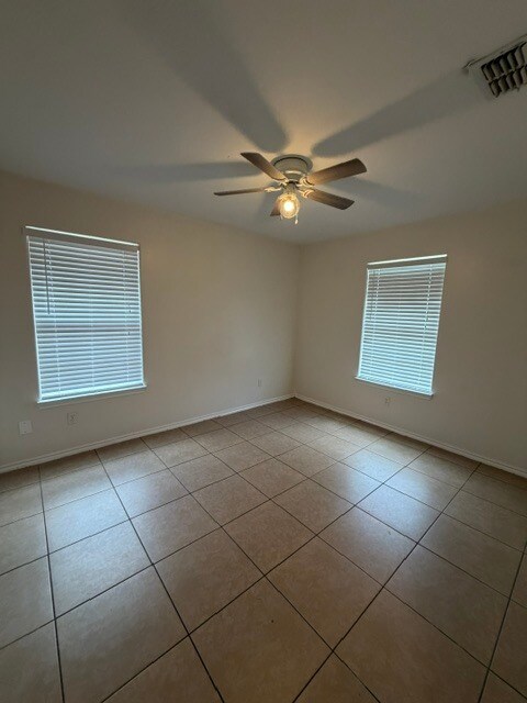 Photo - 307 W Reid Dr