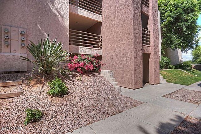 Photo - "FREE RENT! Early move-in available. Inter...