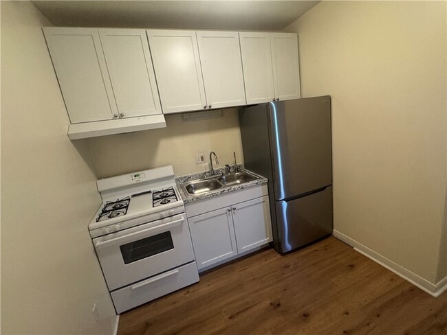 Photo - 94 Cowesett Ave