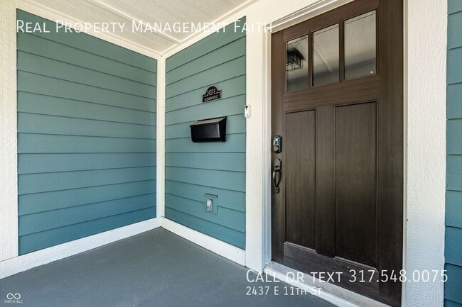 Photo - 2437 E 11th St