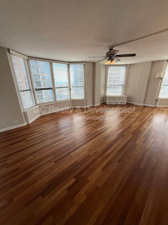 Photo - 899 S Plymouth Ct Unit 2008 2008