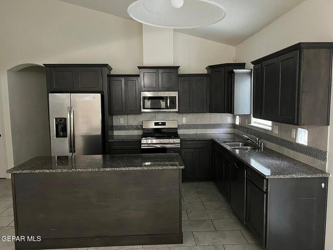 Photo - 546 Oilfield Dr