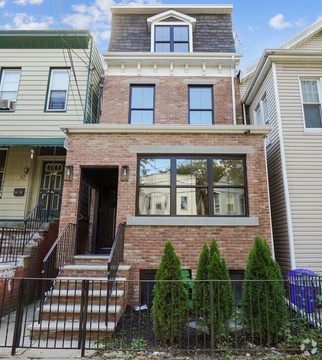 Building Photo - 59 Gardner Ave Unit 1 Rental