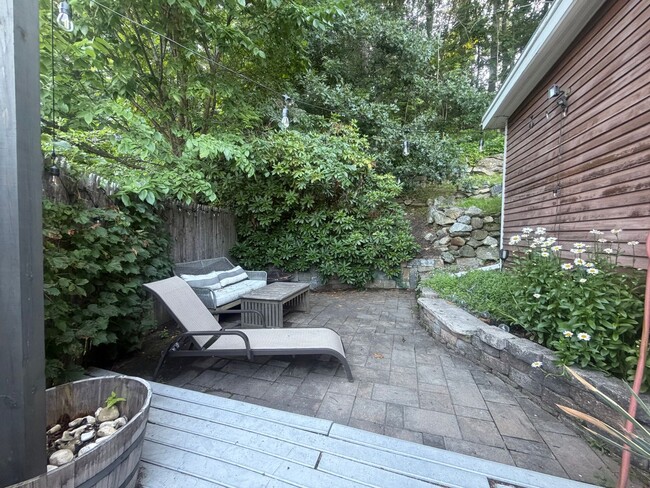 Photo - 36 Cobbetts Pond Rd