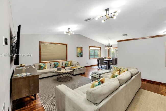 Photo - 815 Caraway Ct