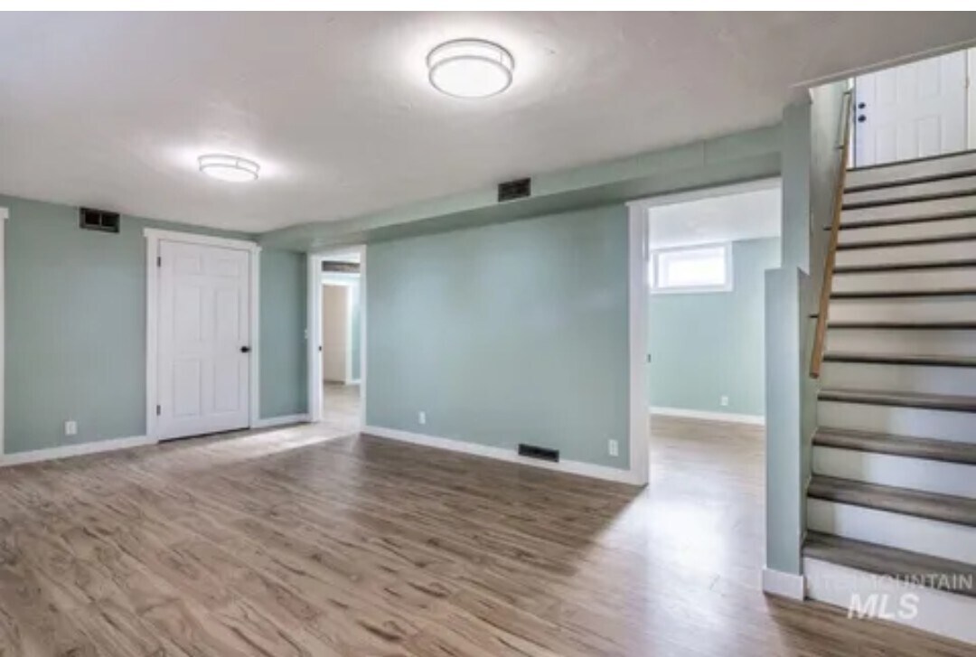 Photo - 1707 Baker Ln