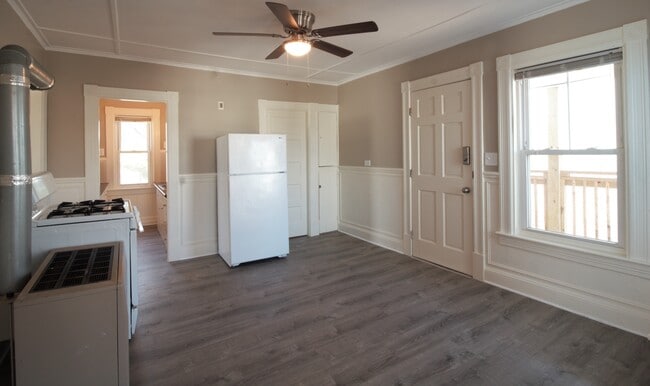 Photo - 305 Bartlett St Unit #3 (3rd Floor)