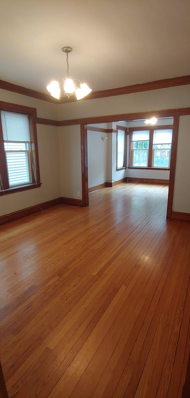 Building Photo - 2905 Lawndale Ave Unit 1