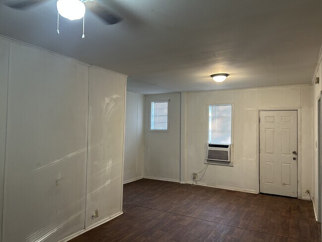 Photo - 1303 Bell St