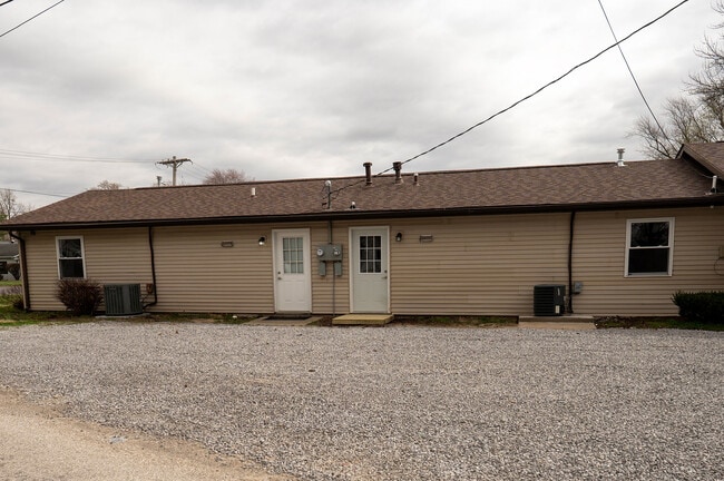 Photo - 815 N Main St