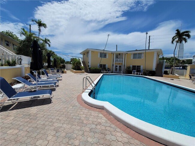 Swimming Pool View (2) - 2230 NE 56th Pl Unit 208