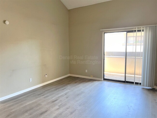 Photo - 2938 N 61st Pl Unidad 257