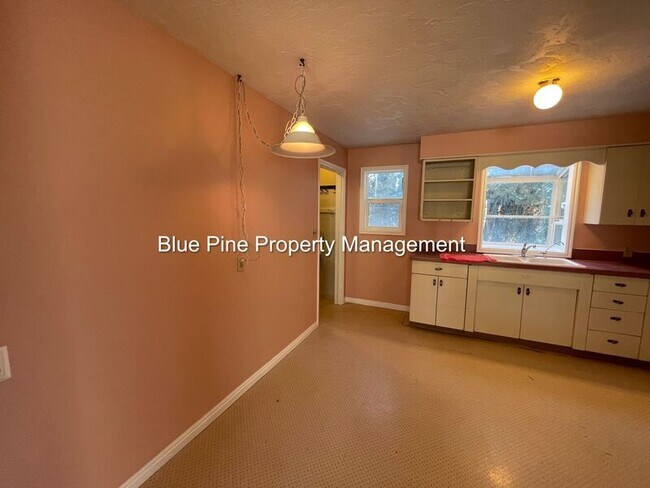 Photo - 846 Crestmont Ave