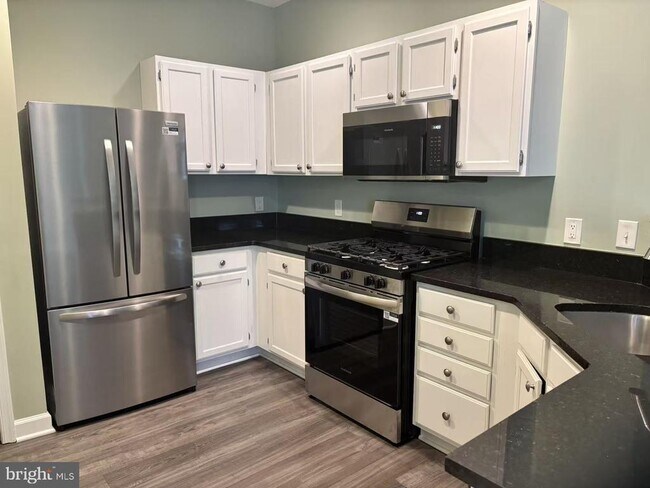 Photo - 1716 Lake Shore Crest Dr Unit 33