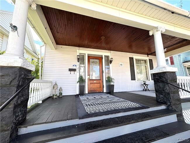 142 Curtis Pl